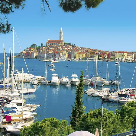 2 By Interhome * Rovinj
