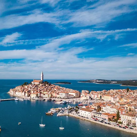 2 By Interhome * Rovinj
