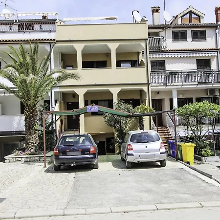 2 By Interhome Rovinj