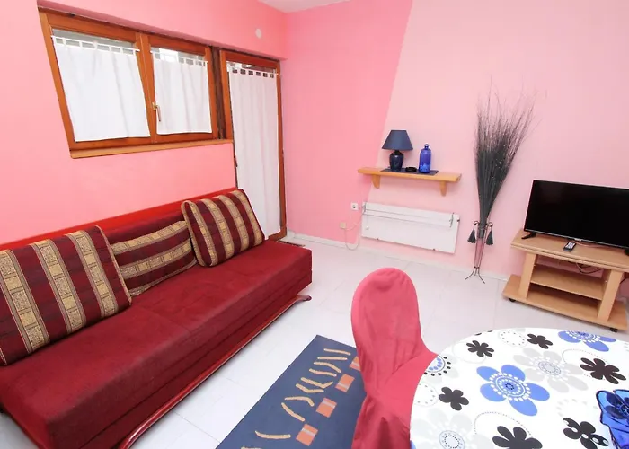 2 By Interhome *